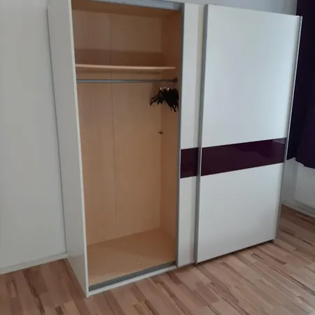 Schoene 3 Schlafzimmer Philipp1 아파트 *